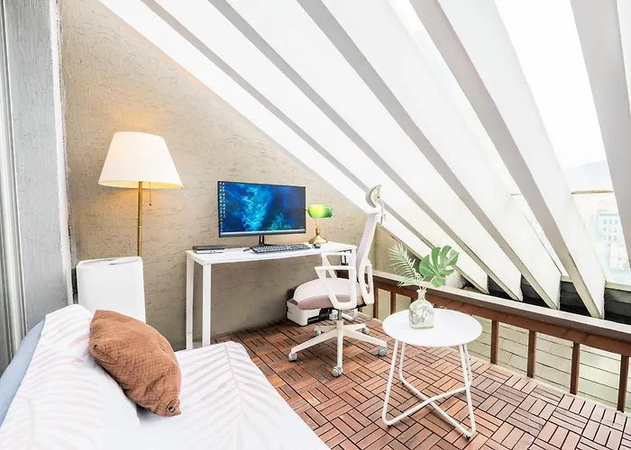 Bs Urban Retreat Garden And Near Gyeongbokgung *